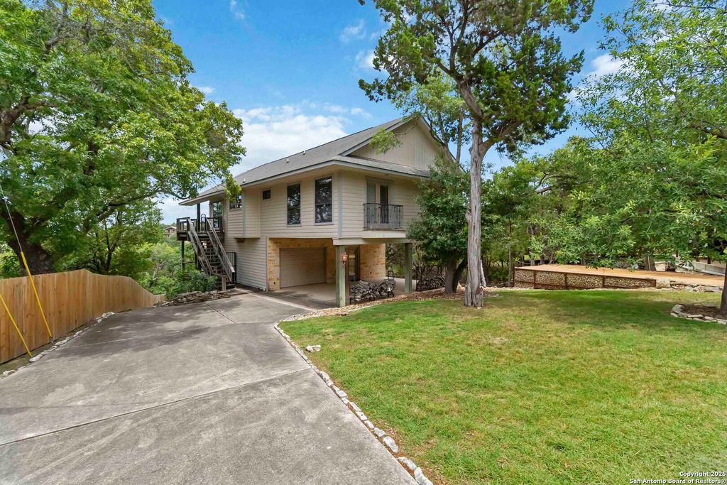 Photo of 1115 Riviera, Canyon Lake, TX 78133 (MLS # 1886879)