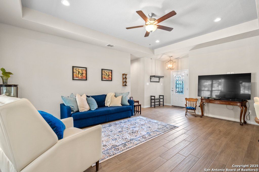 Photo of 1094 Whispering Hills, Canyon Lake, TX 78133 (MLS # 1916056)