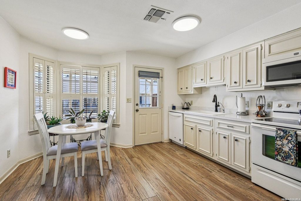 Photo of 2611 Eisenhauer 1403 #1403, San Antonio, TX 78209 (MLS # 1950530)