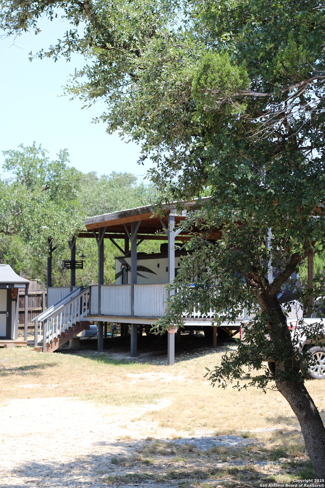 1007 Live Oak