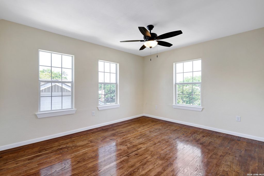 Photo of 834 W Russell Pl, San Antonio, TX 78212 (MLS # 1941055)