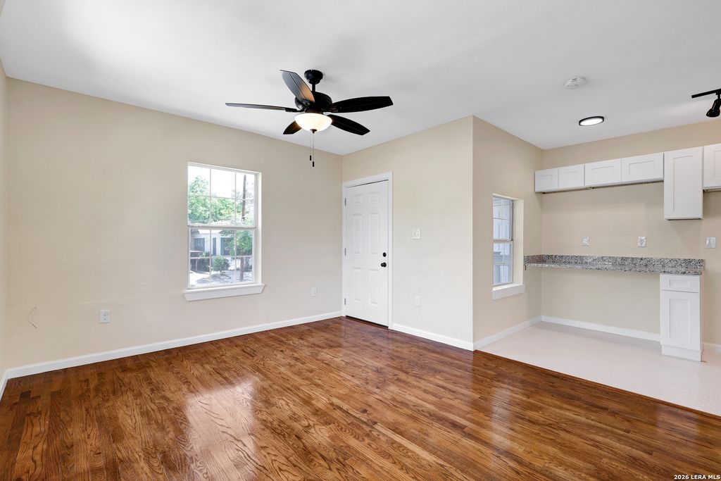 Photo of 834 W Russell Pl, San Antonio, TX 78212 (MLS # 1941055)