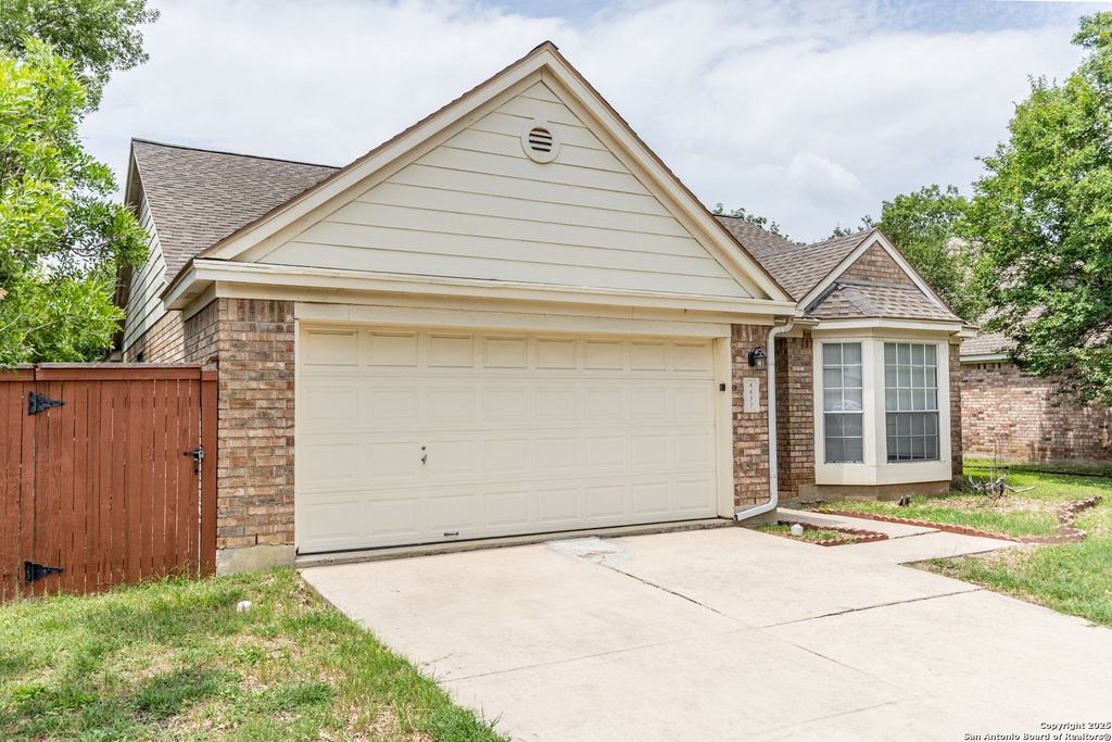 Photo of 6651 rambling trail, San Antonio, TX 78240 (MLS # 1924055)