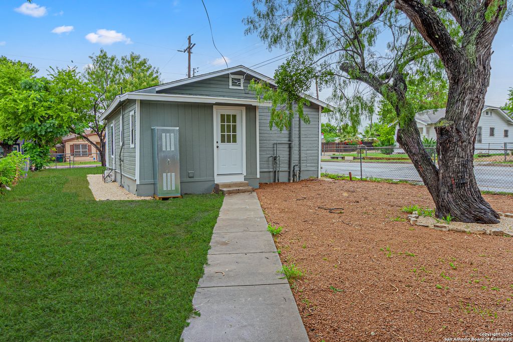 Photo of 1303 22nd, San Antonio, TX 78207 (MLS # 1881655)