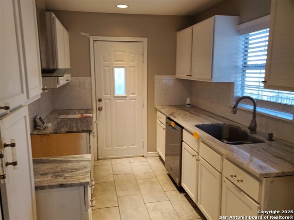 Photo of 2118 Burnet, San Antonio, TX 78202 (MLS # 1928587)