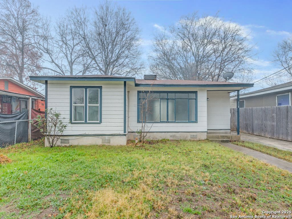 Photo of 518 W ACADEMY ST, San Antonio, TX 78226 (MLS # 1843319)