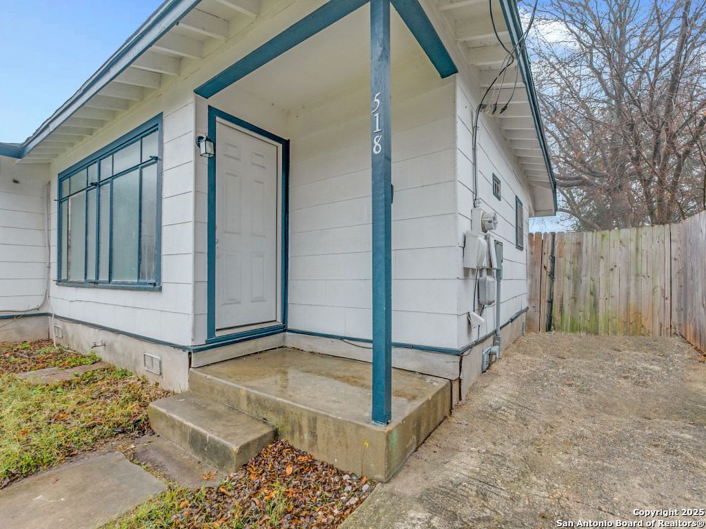 Photo of 518 W ACADEMY ST, San Antonio, TX 78226 (MLS # 1843319)