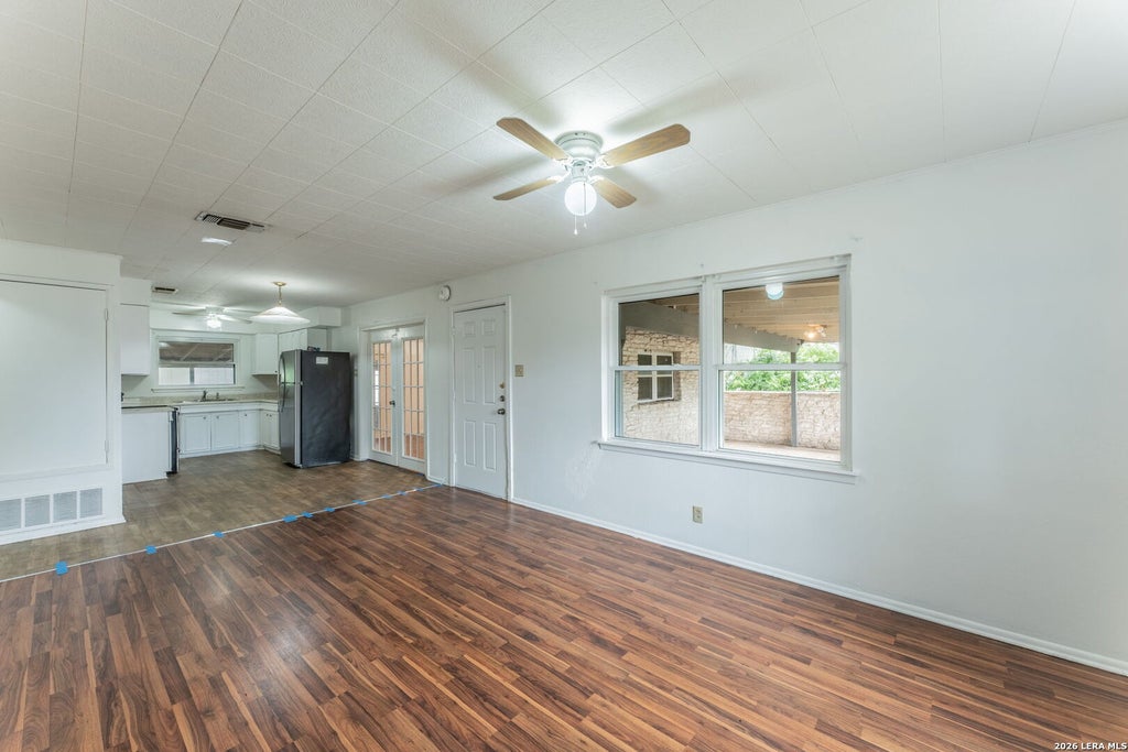 Photo of 7126 Westlyn Dr, San Antonio, TX 78227 (MLS # 1992486)