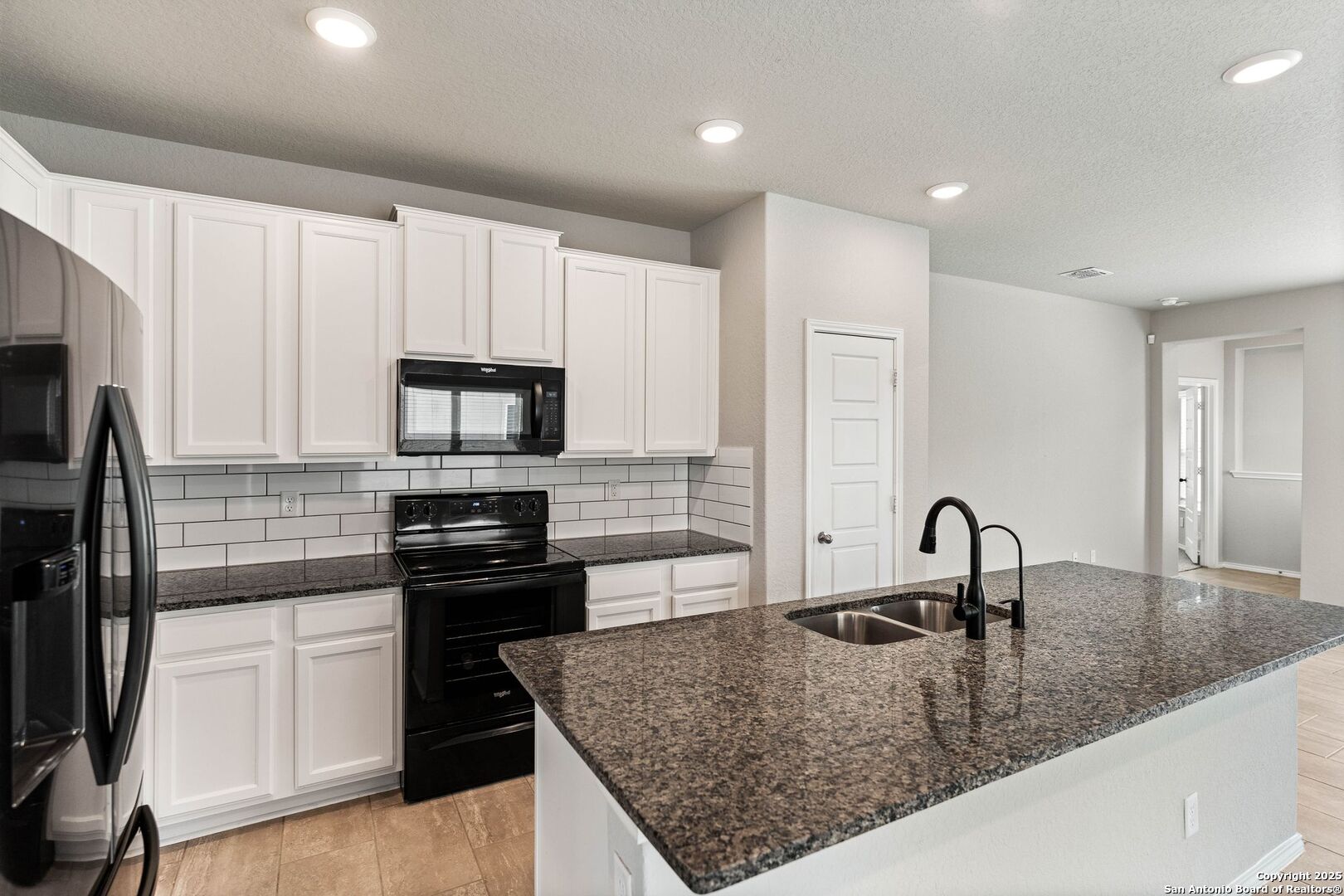 15207 Comanche Gard