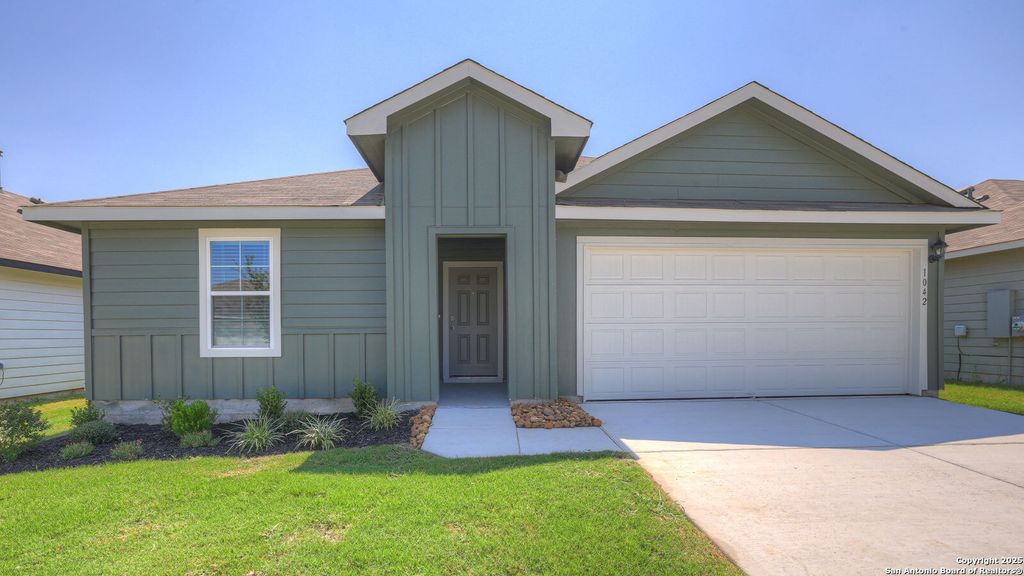 Photo of 1042 ARGONNE FOREST, Seguin, TX 78155 (MLS # 1886475)