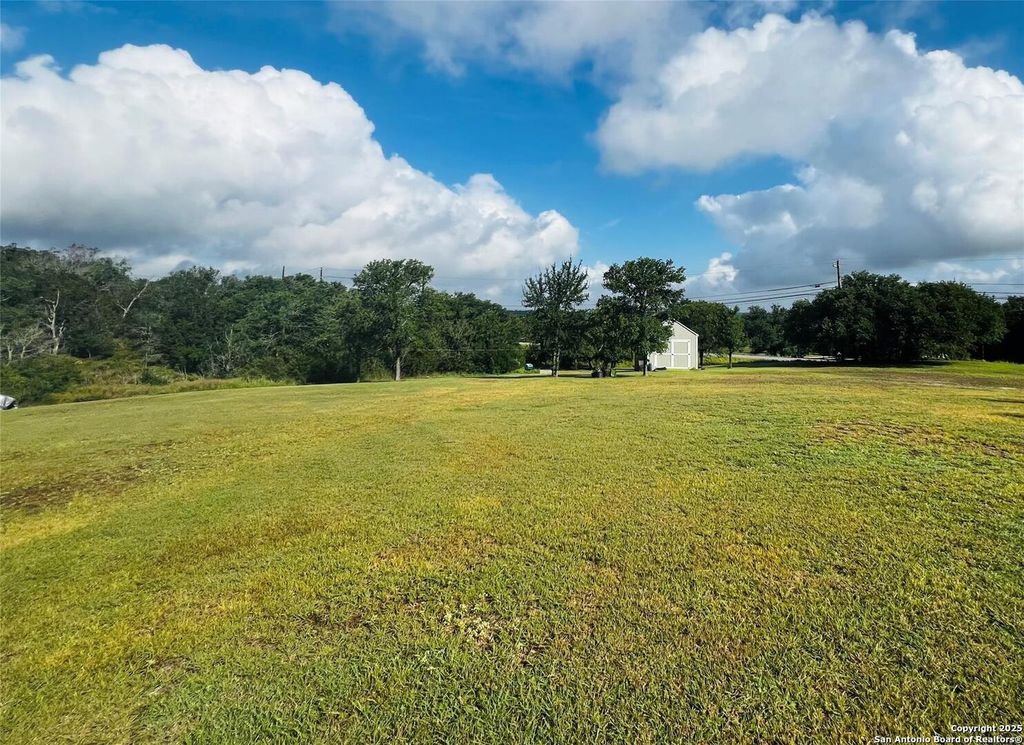 Photo of 38 Taylor Dr, Horseshoe Bay, TX 78657 (MLS # 1897567)