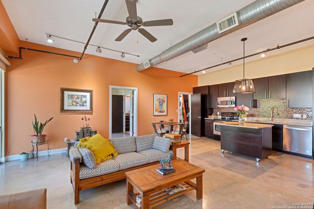 Photo of 831 S Flores 3202 #3202, San Antonio, TX 78204 (MLS # 1907046)