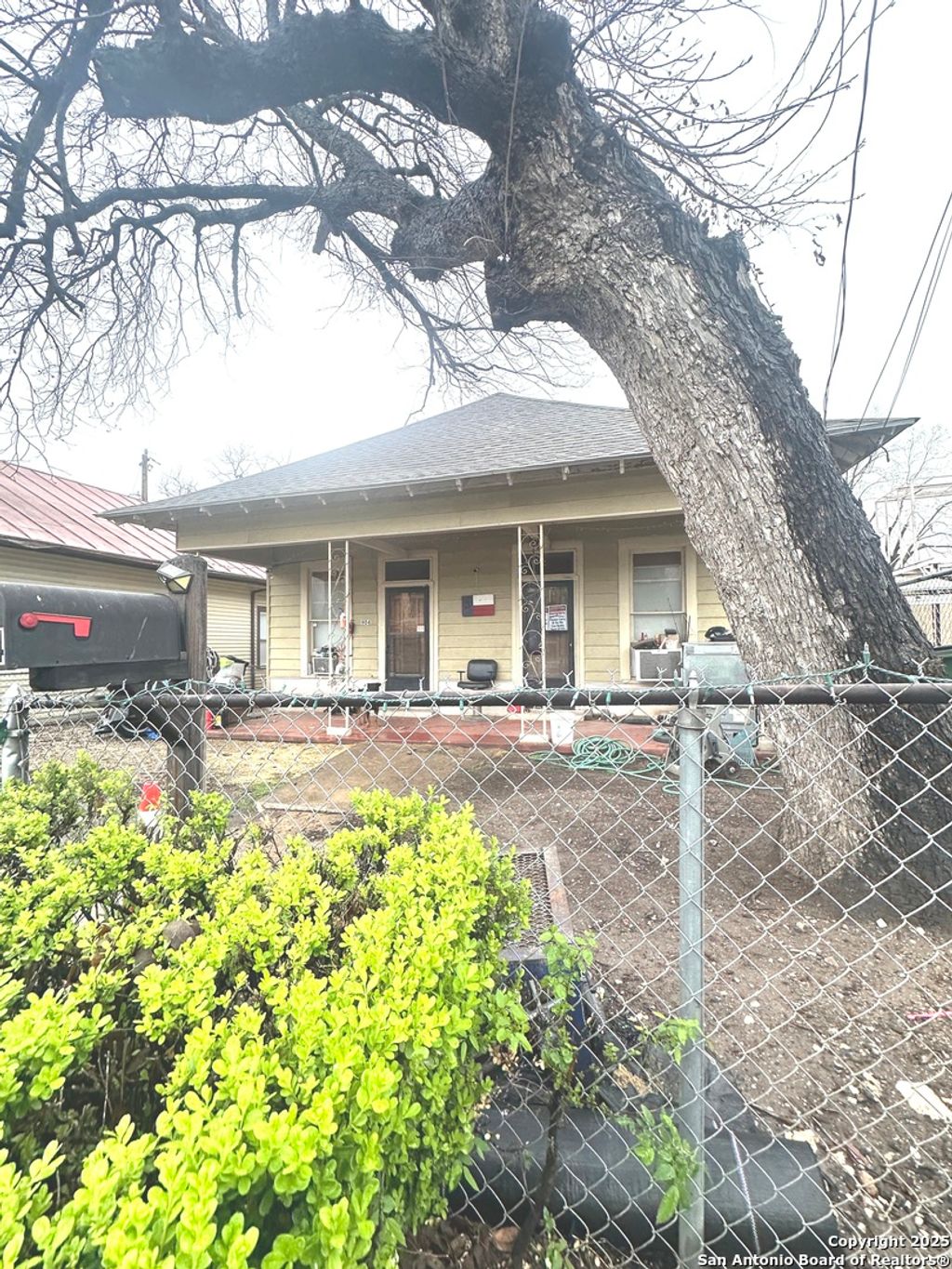 Photo of 904 Ruiz, San Antonio, TX 78207 (MLS # 1856389)