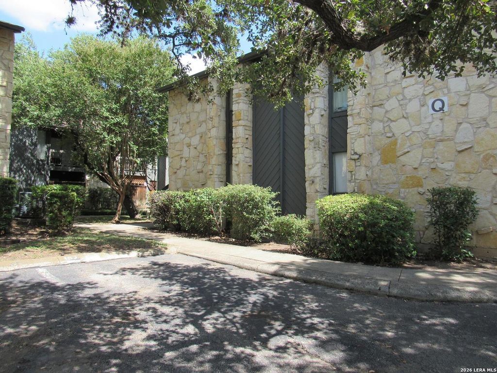 Photo of 3843 Barrington Unit 165Q 165Q, San Antonio, TX 78217 (MLS # 1959557)