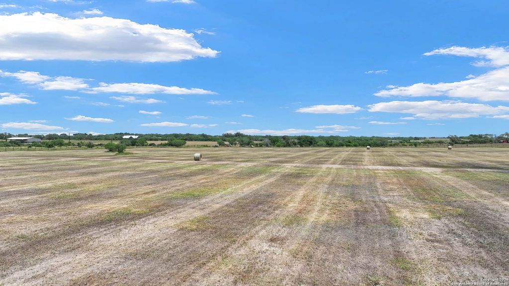 Photo of 259 County Road 135, Floresville, TX 78114 (MLS # 1788467)