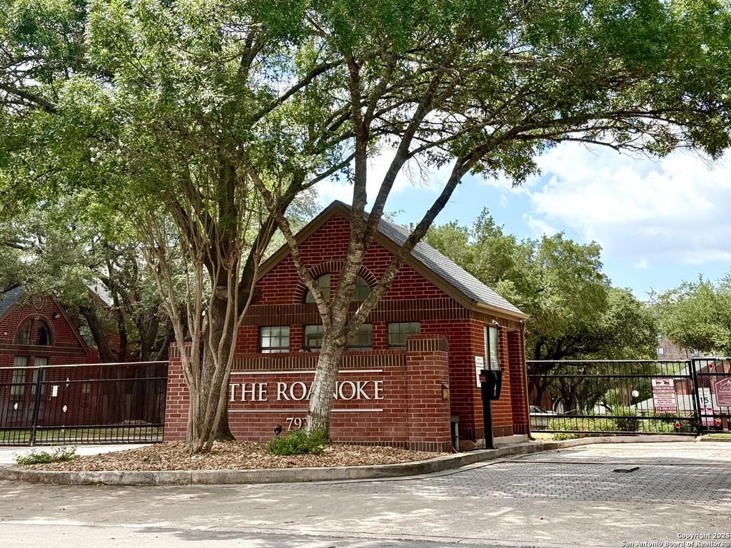 Photo of 7930 Roanoke Run 1104 #1104, San Antonio, TX 78240 (MLS # 1882477)