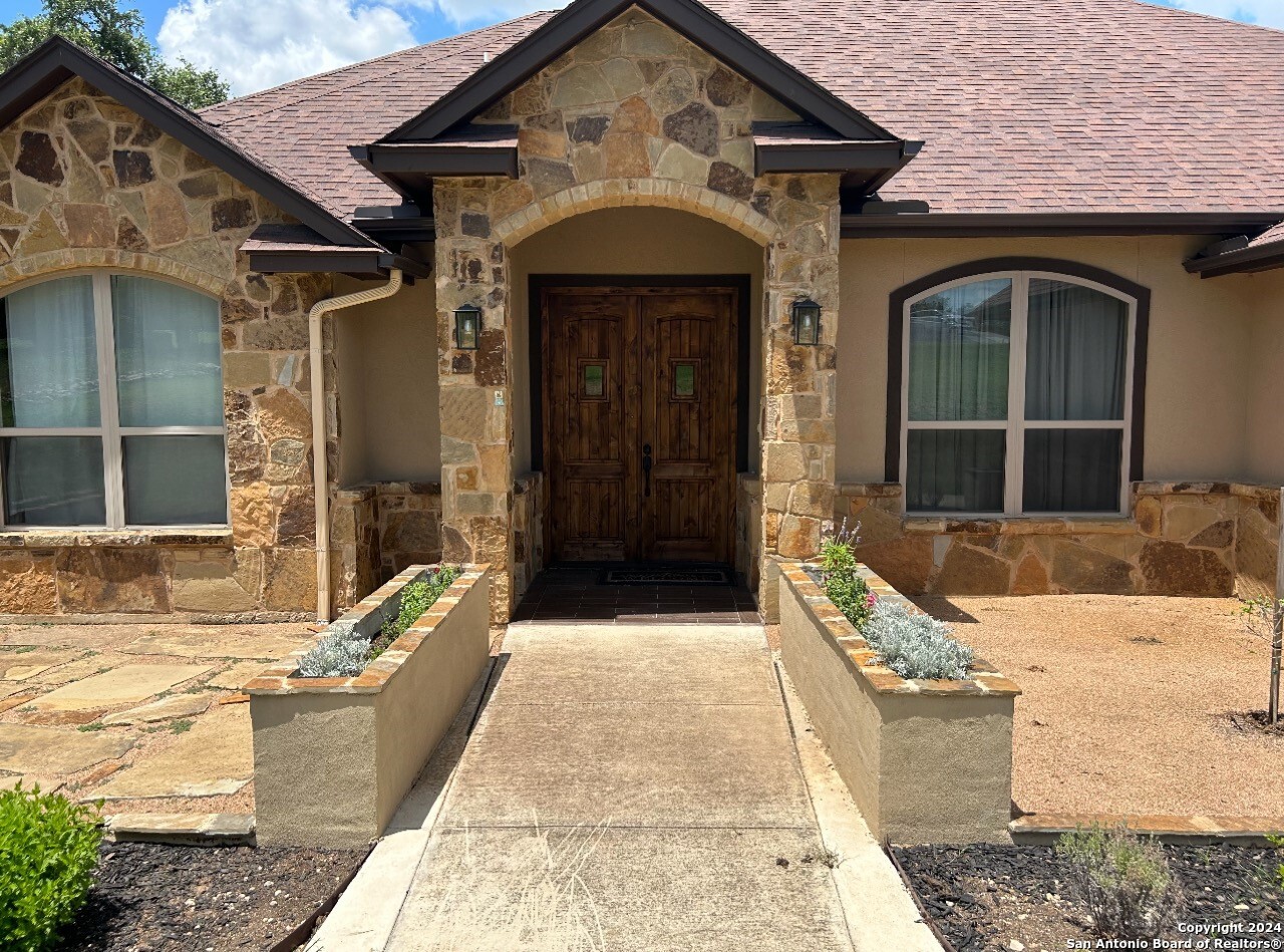 1109 Shady Hollow