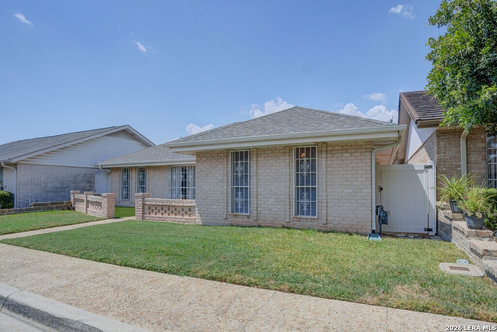 213 Fenwick