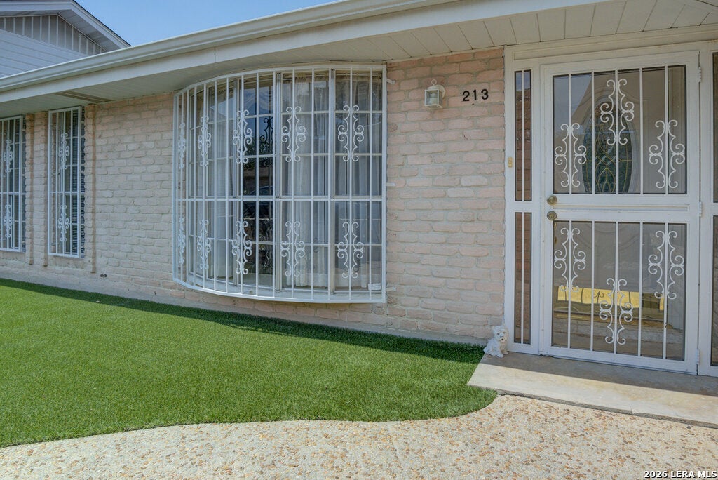 213 Fenwick