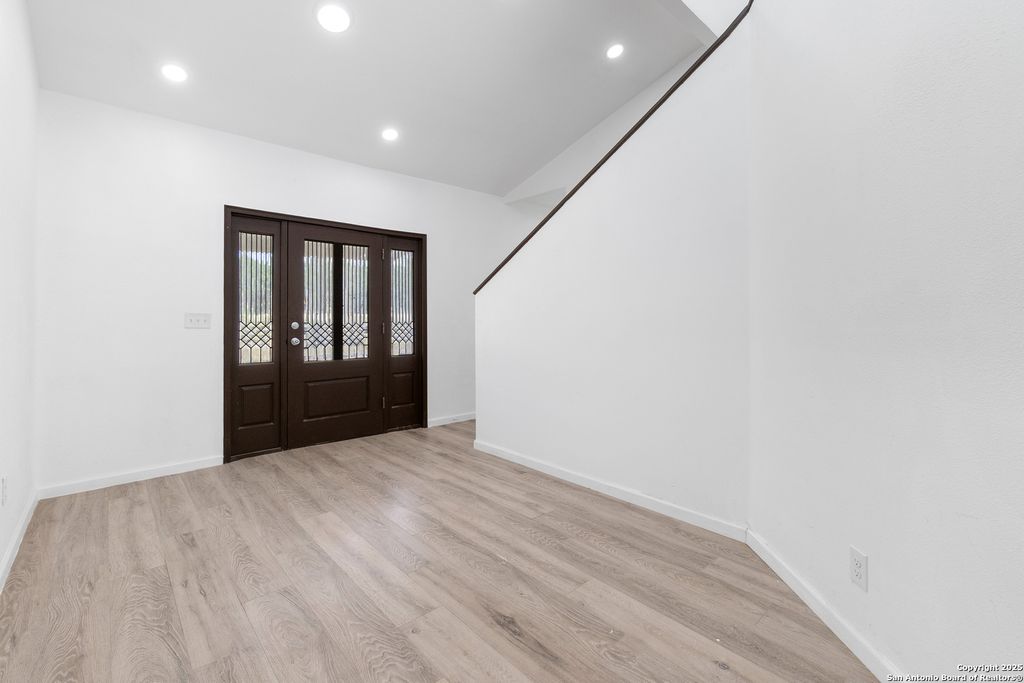 Photo of 323 Lakeside, Lakehills, TX 78063 (MLS # 1929695)