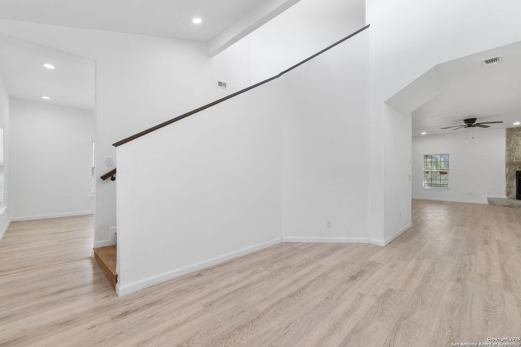 Photo of 323 Lakeside, Lakehills, TX 78063 (MLS # 1929695)