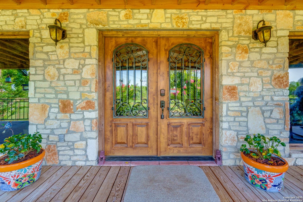 Photo of 10745 Rosemar Ln, Adkins, TX 78101 (MLS # 1871345)