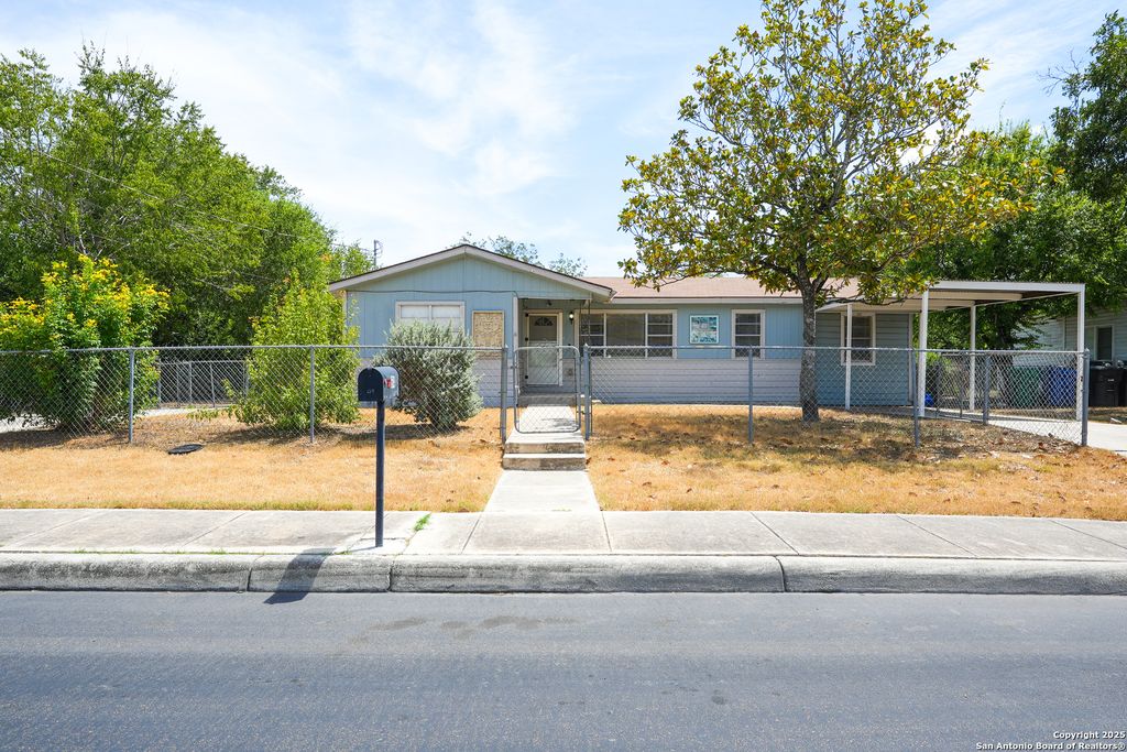 Photo of 614 Sharmain, San Antonio, TX 78221 (MLS # 1895014)