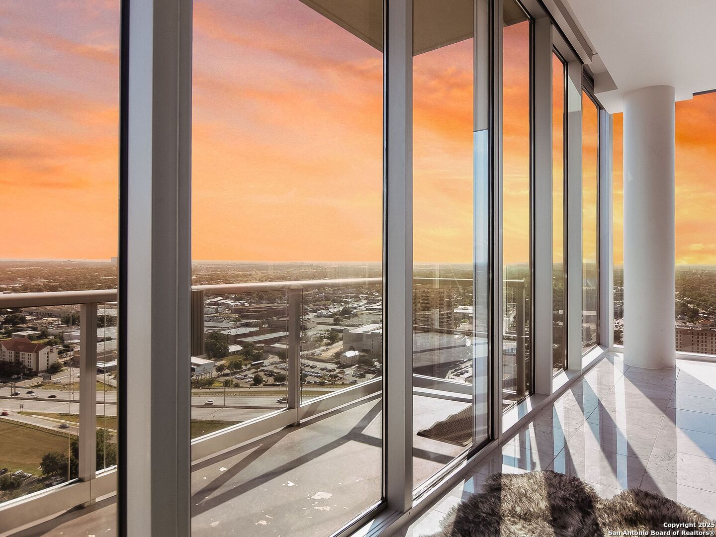 610 E Market 2818