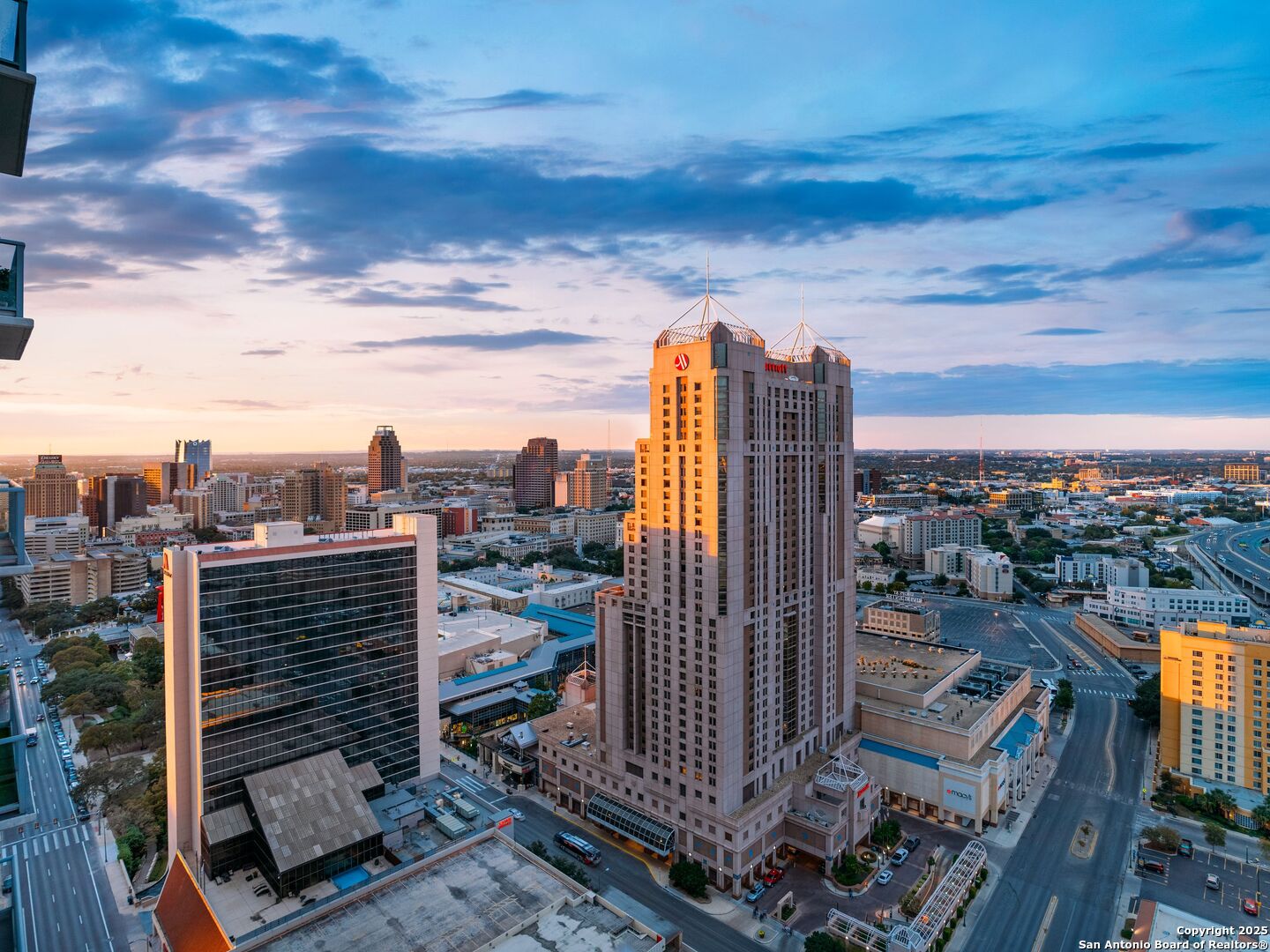610 E Market 2818