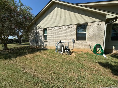 A home in Floresville