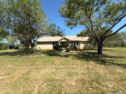 A home in Floresville