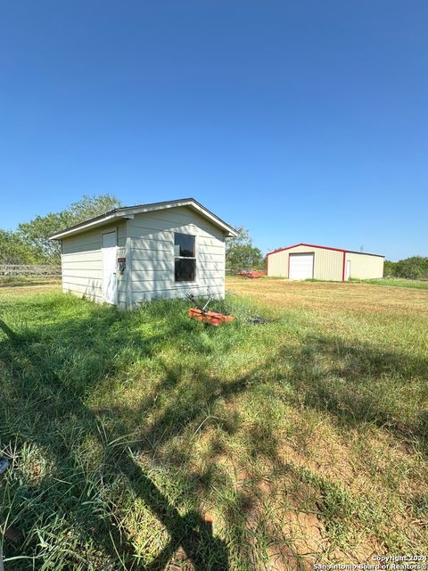 A home in Floresville