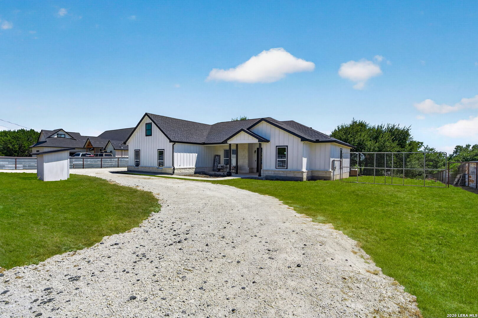 335 SADDLE MOUNTAIN DR