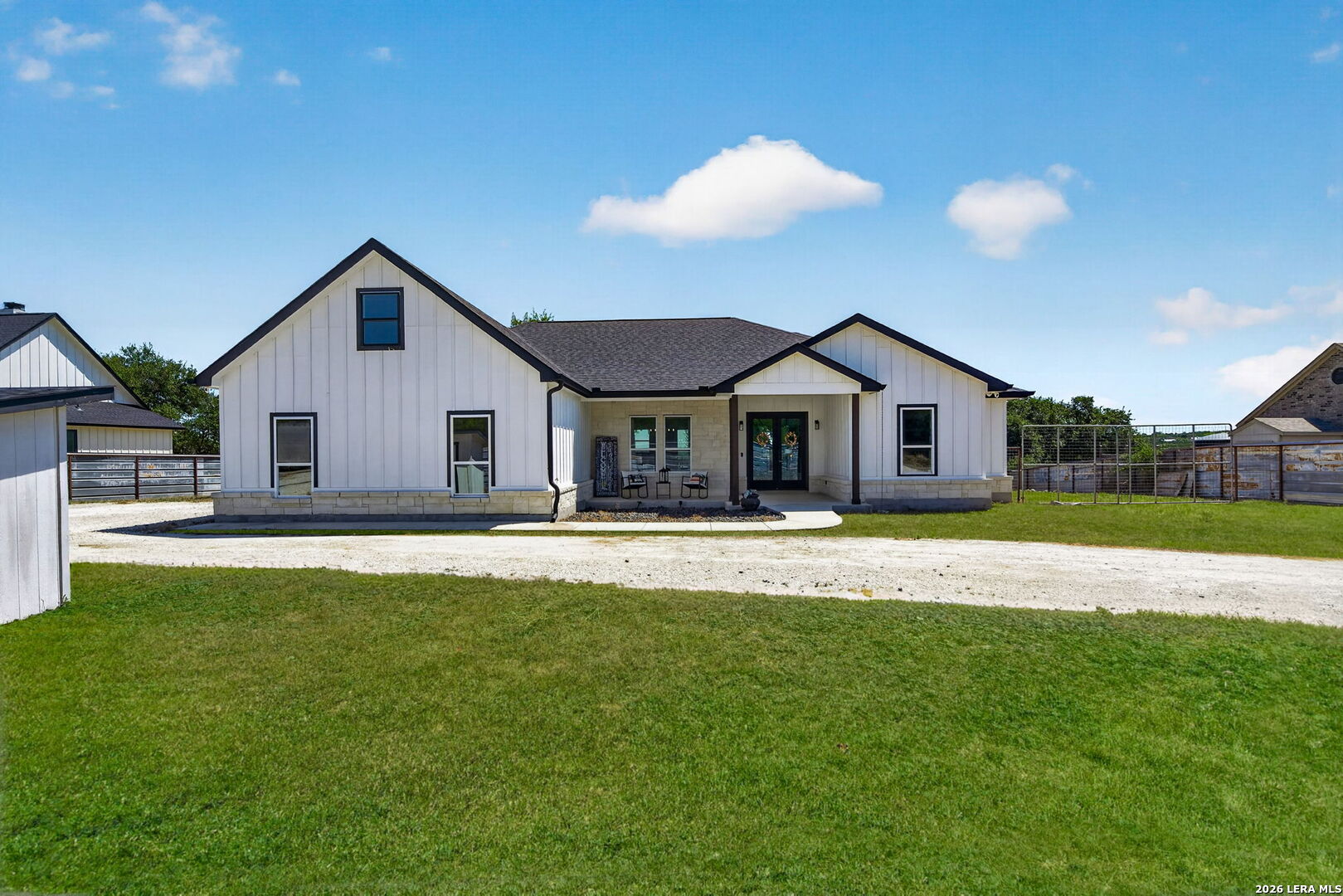 335 SADDLE MOUNTAIN DR