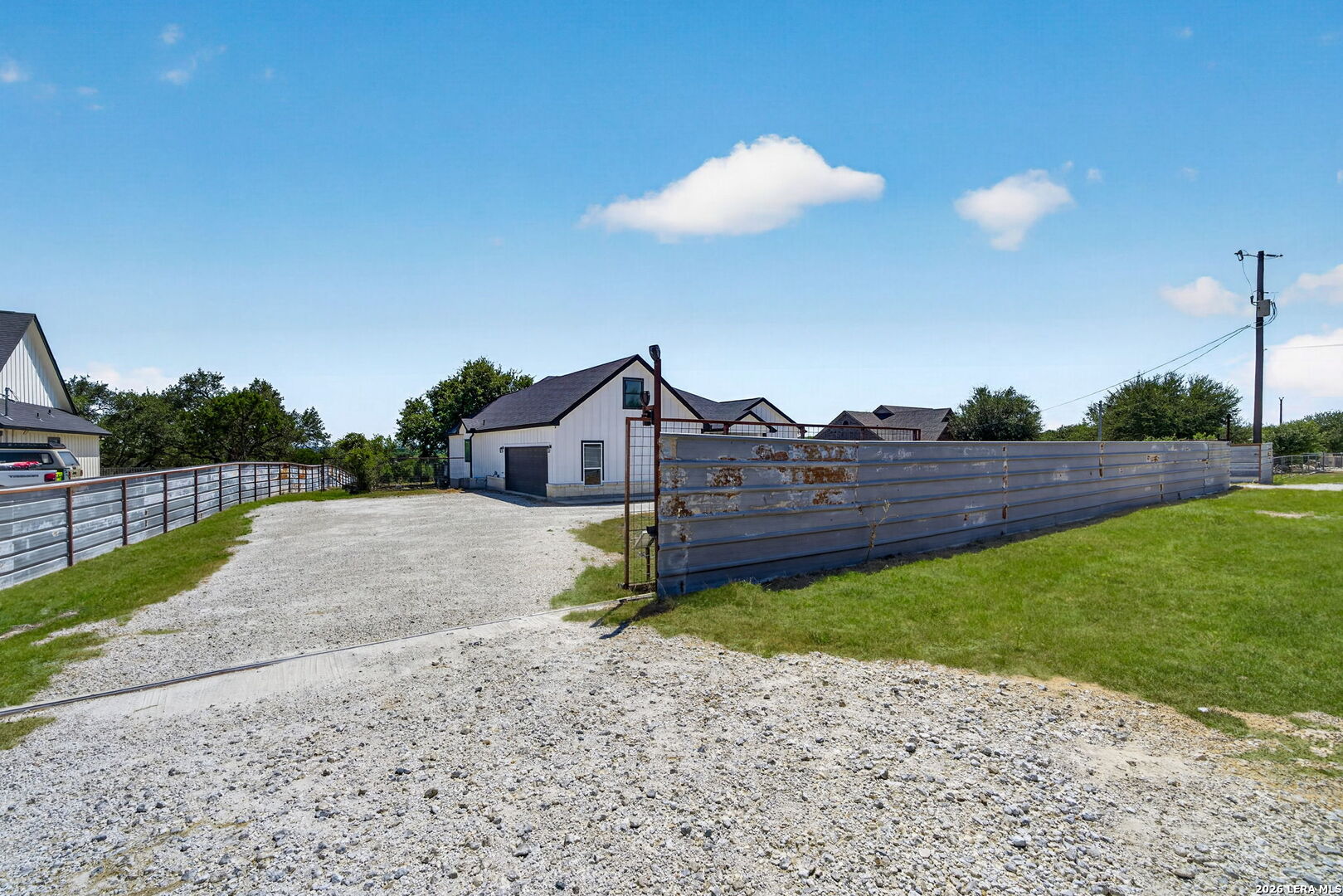 335 SADDLE MOUNTAIN DR