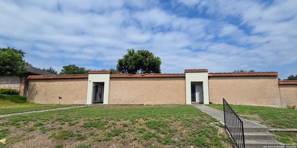 Photo of 4013 Burning Tree, San Antonio, TX 78240 (MLS # 1898932)