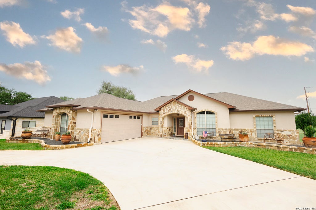 Photo of 717 Jack Nicklaus, Devine, TX 78016 (MLS # 1958448)