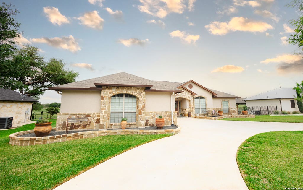 Photo of 717 Jack Nicklaus, Devine, TX 78016 (MLS # 1958448)
