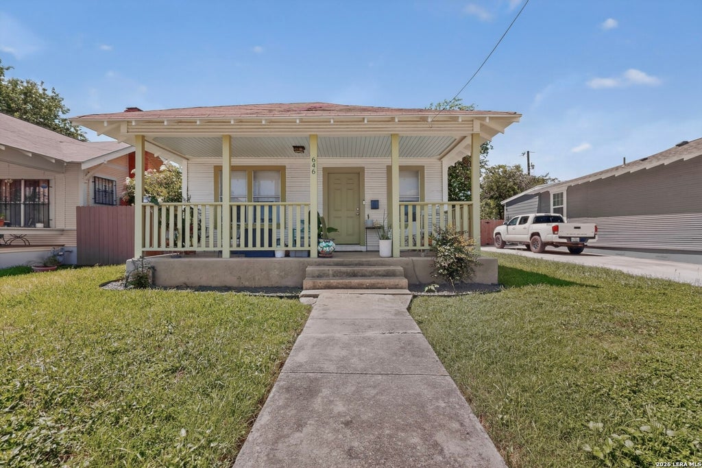 Photo of 646 Canton, San Antonio, TX 78202 (MLS # 1918363)