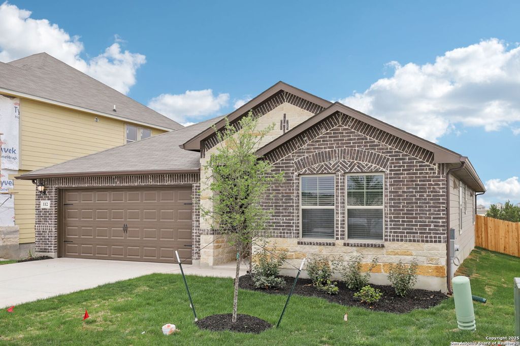 Photo of 112 Shelton Pass, Cibolo, TX 78108 (MLS # 1950387)