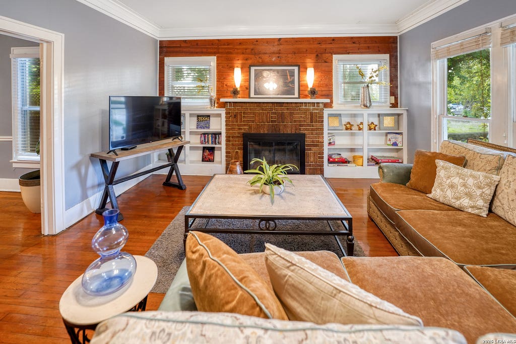 Photo of 806 E GRAYSON ST, San Antonio, TX 78208 (MLS # 2008396)