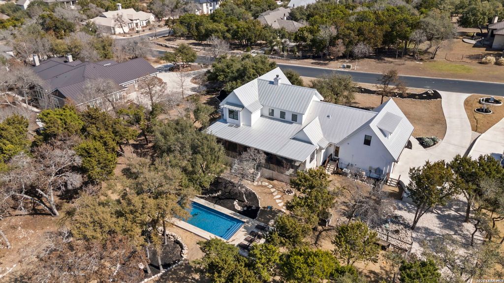 Photo of 104 Balcones Bend, Boerne, TX 78006 (MLS # 1940950)