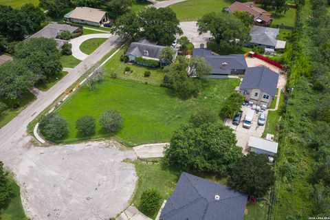 Tiny photo for 1002 RIVER OAK DR, Seguin, TX 78155 (MLS # 1973168)