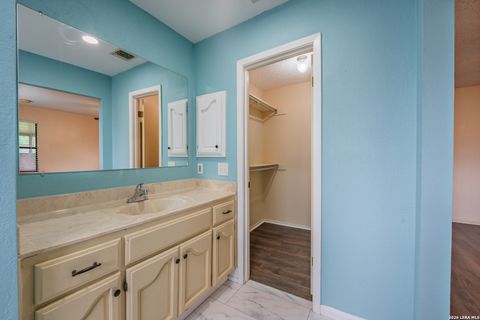 Tiny photo for 1002 RIVER OAK DR, Seguin, TX 78155 (MLS # 1973168)