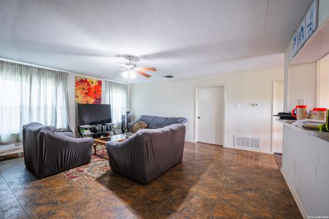 Tiny photo for 1002 RIVER OAK DR, Seguin, TX 78155 (MLS # 1973168)