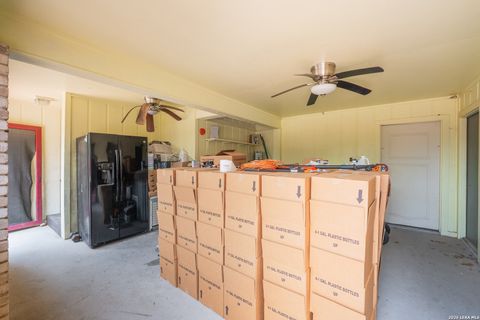 Tiny photo for 1002 RIVER OAK DR, Seguin, TX 78155 (MLS # 1973168)