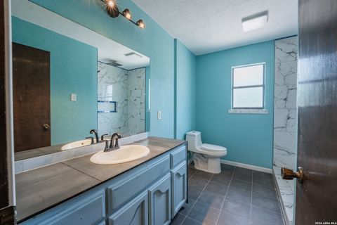 Tiny photo for 1002 RIVER OAK DR, Seguin, TX 78155 (MLS # 1973168)