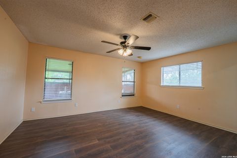 Tiny photo for 1002 RIVER OAK DR, Seguin, TX 78155 (MLS # 1973168)