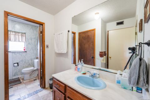 Tiny photo for 1002 RIVER OAK DR, Seguin, TX 78155 (MLS # 1973168)