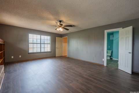 Tiny photo for 1002 RIVER OAK DR, Seguin, TX 78155 (MLS # 1973168)